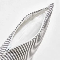 Lot De 2 Coussins Carrés Polyester Linea Gris 45x45x8 Cm -Mobilier De Jardin 6488657cb24560.83787195